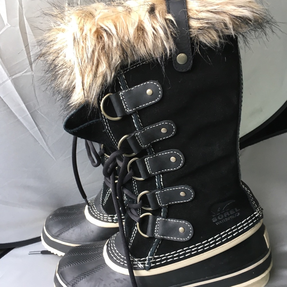 Women’s Sorel boots - Picture 2 of 5